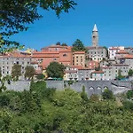 Daire In With Wifi Labin (Istria)