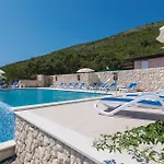 Daire In With Wifi Labin (Istria)