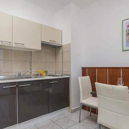 1 Bedroom Front In アパート ラビン