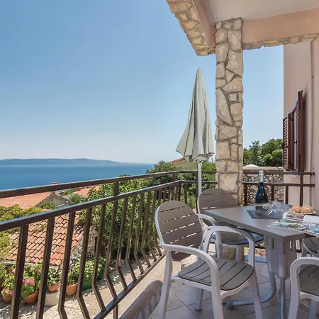 1 Bedroom Front In *